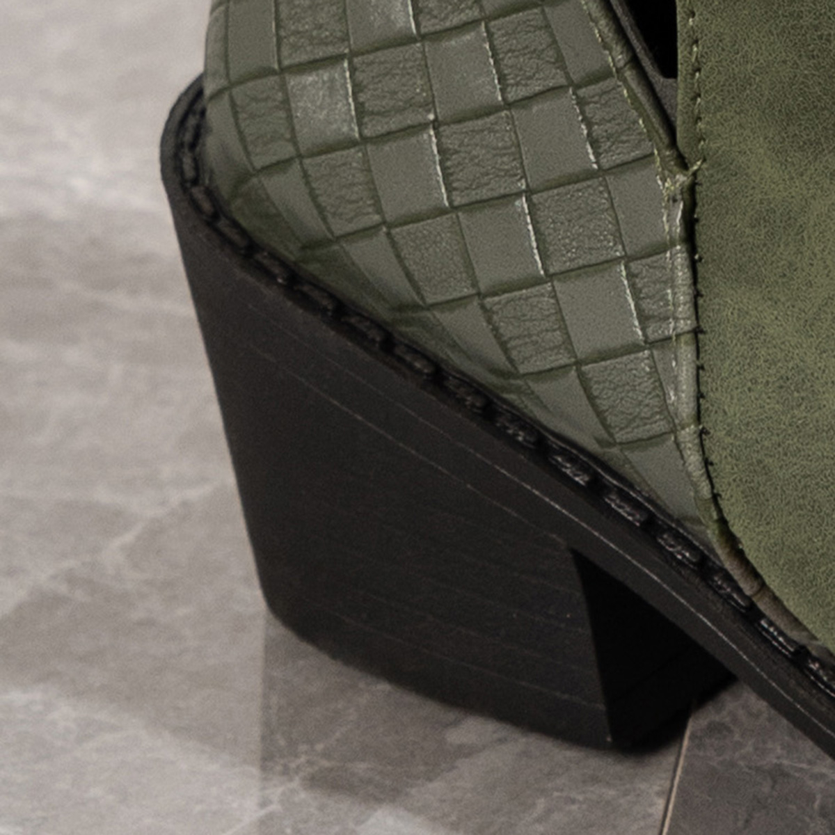 🌸🎉Trendy Must-Have! Only a Few Left!✨🥿💫Women's Commuter Lightweight Waterproof And Wear-Resistant Formal Boots