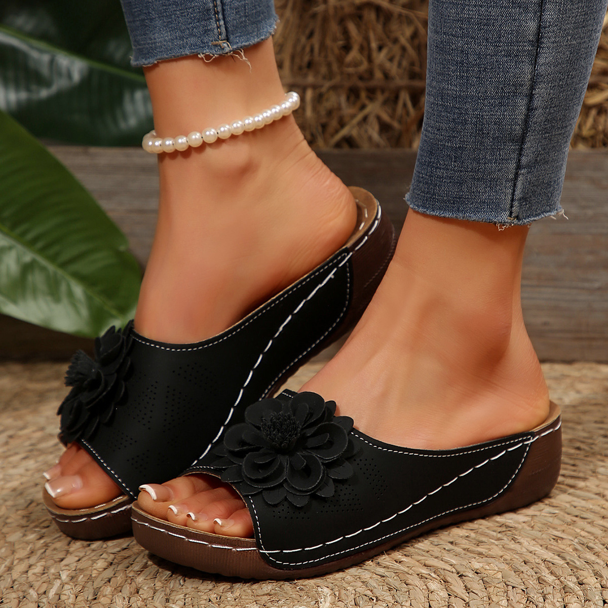Women's Floral Decor Comfort Wedge Sandals