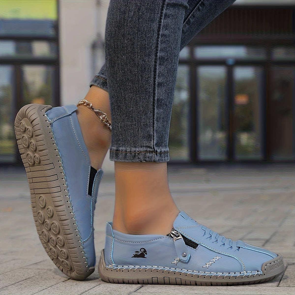 Chic Casual Slip-Ons – Fashionable & Supportive with Built-In Arch Support