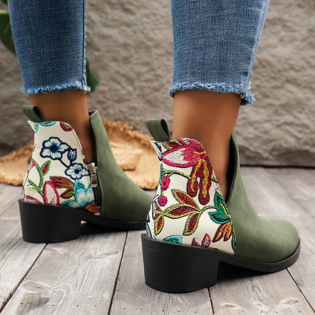 🌸🎉Trendy Must-Have! Only a Few Left!✨🥿💫Women's Commuter Lightweight Waterproof And Wear-Resistant Formal Boots