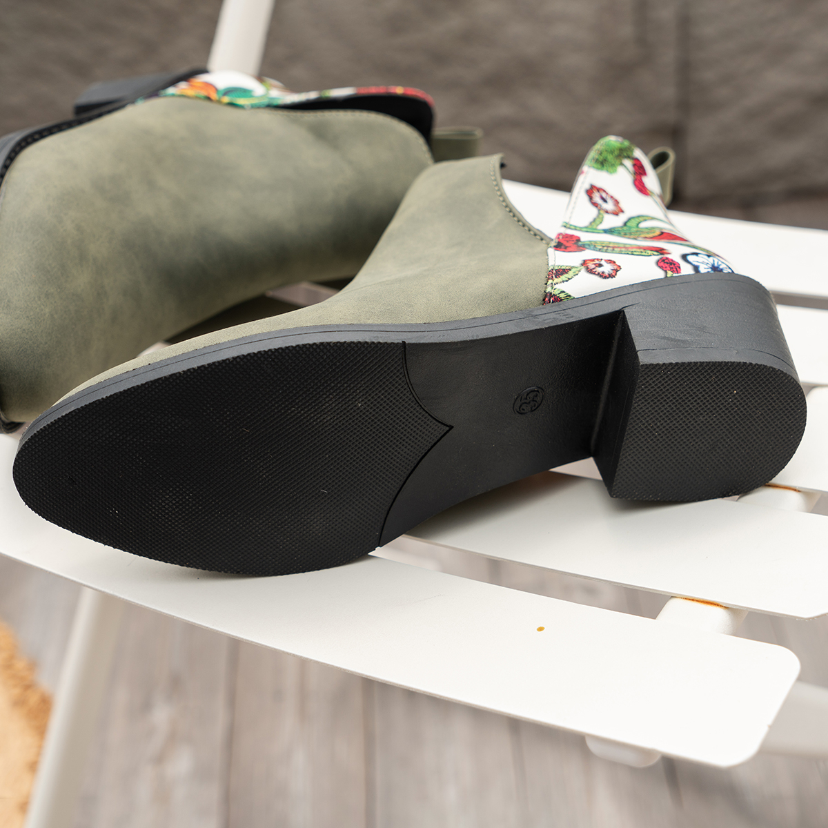 🌸🎉Trendy Must-Have! Only a Few Left!✨🥿💫Women's Commuter Lightweight Waterproof And Wear-Resistant Formal Boots