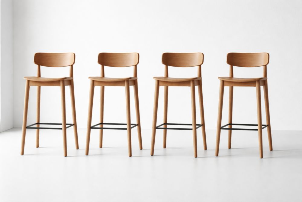 Lot de 4 tabourets de bar en bois de chêne avec repose-pieds en métal