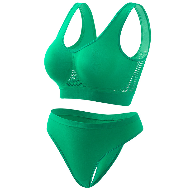 Breathable and comfortable sports bra set