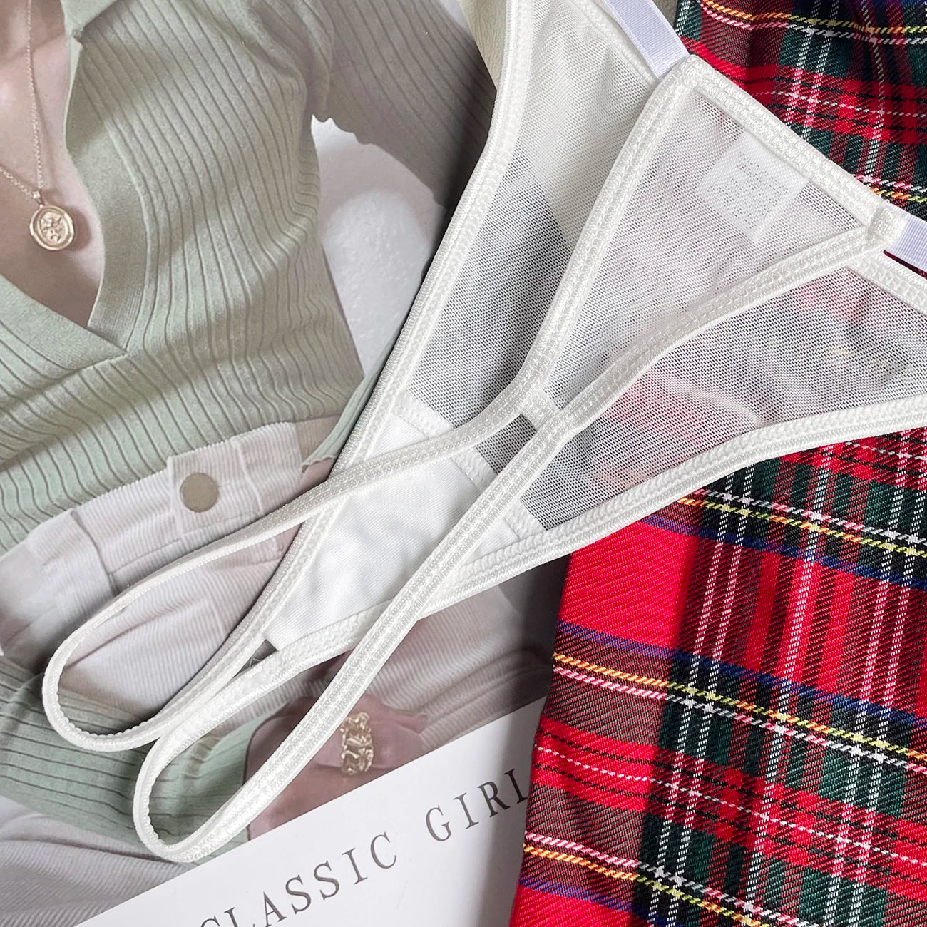 Model COS704-lovelira