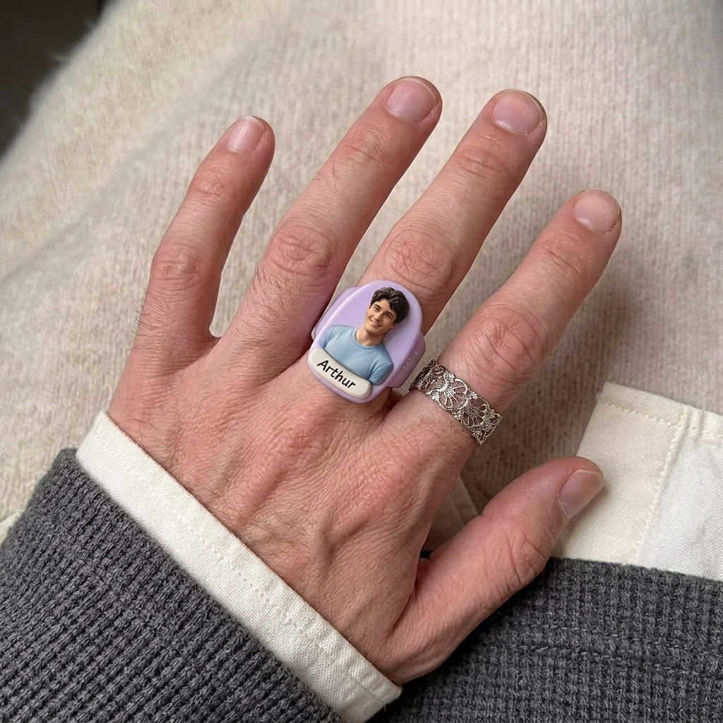 Personalized 3D figurine rings, custom commemorative jewelry, and meaningful gifts for couples.