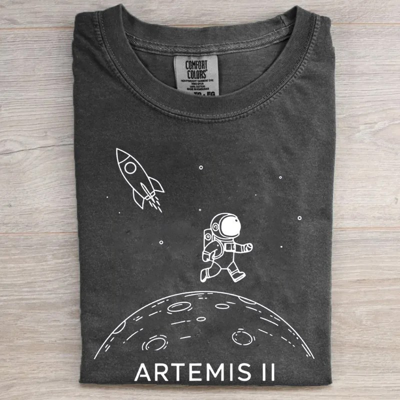Artemis II Astronaut Moon Landing T-Shirt