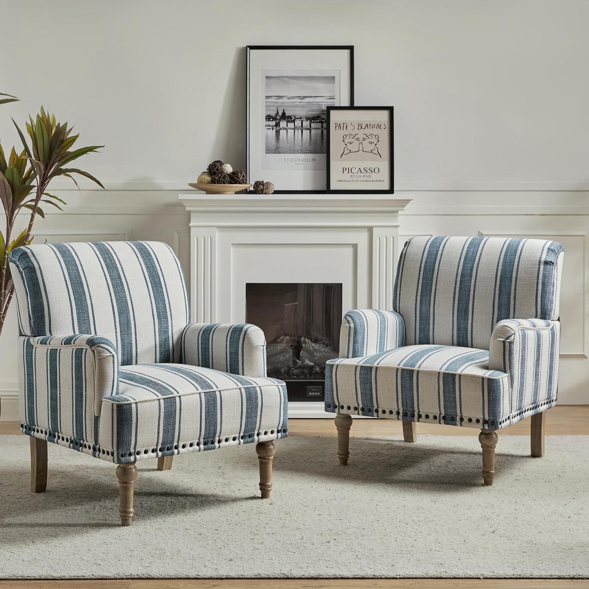 Lecce Farmhouse Armchair with Elegantly Legs