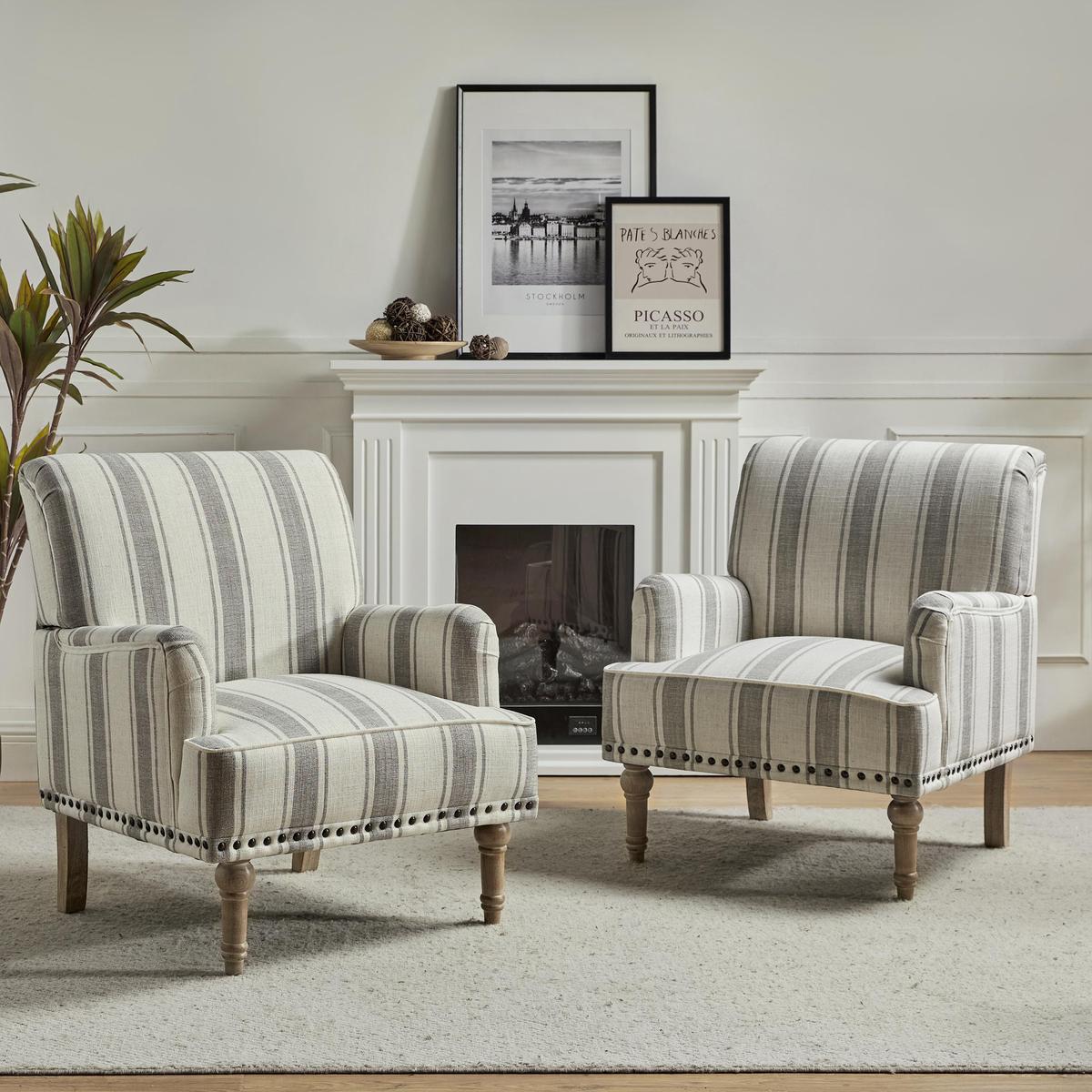 Lecce Farmhouse Armchair with Elegantly Legs