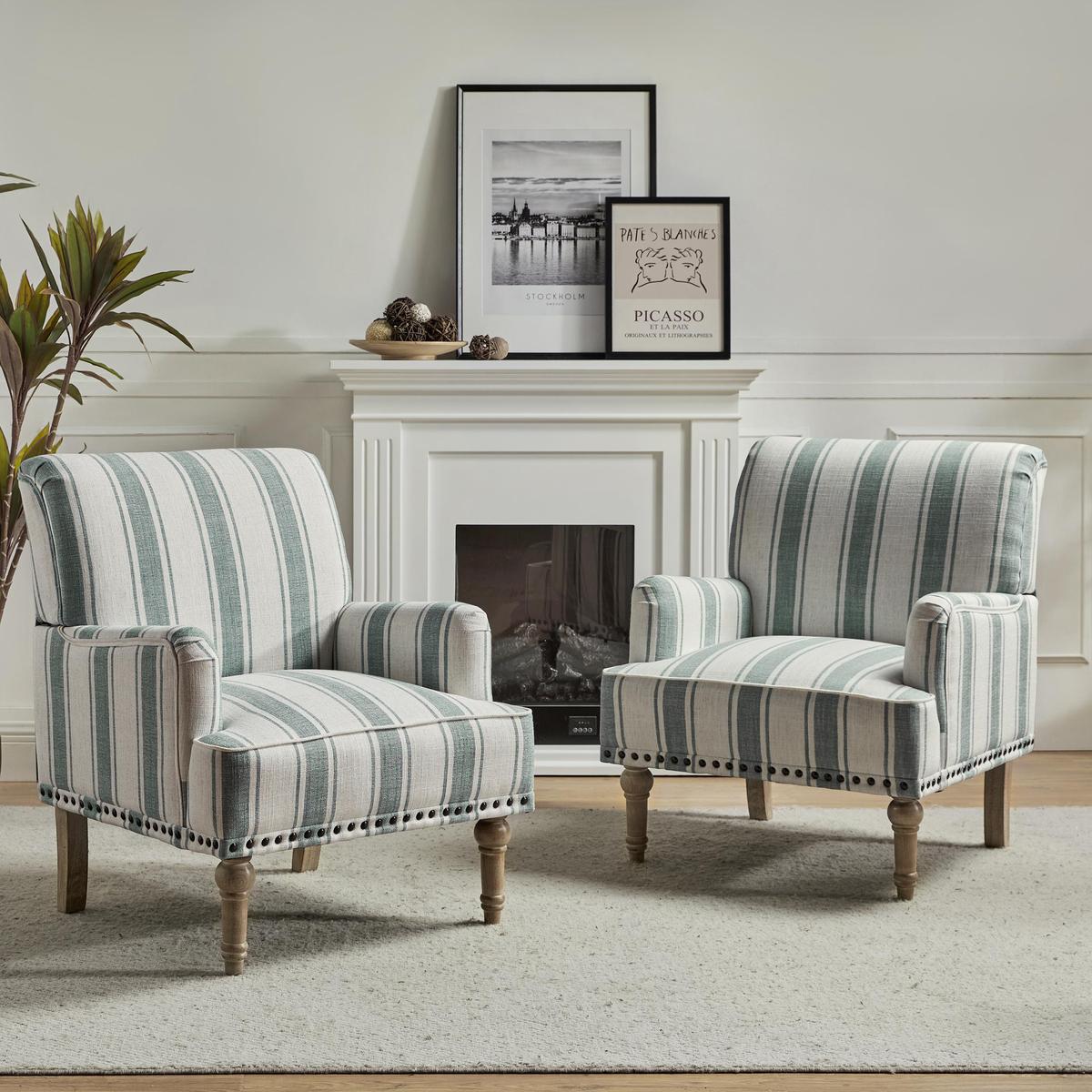 Farmhouse Armchair with Elegantly Legs