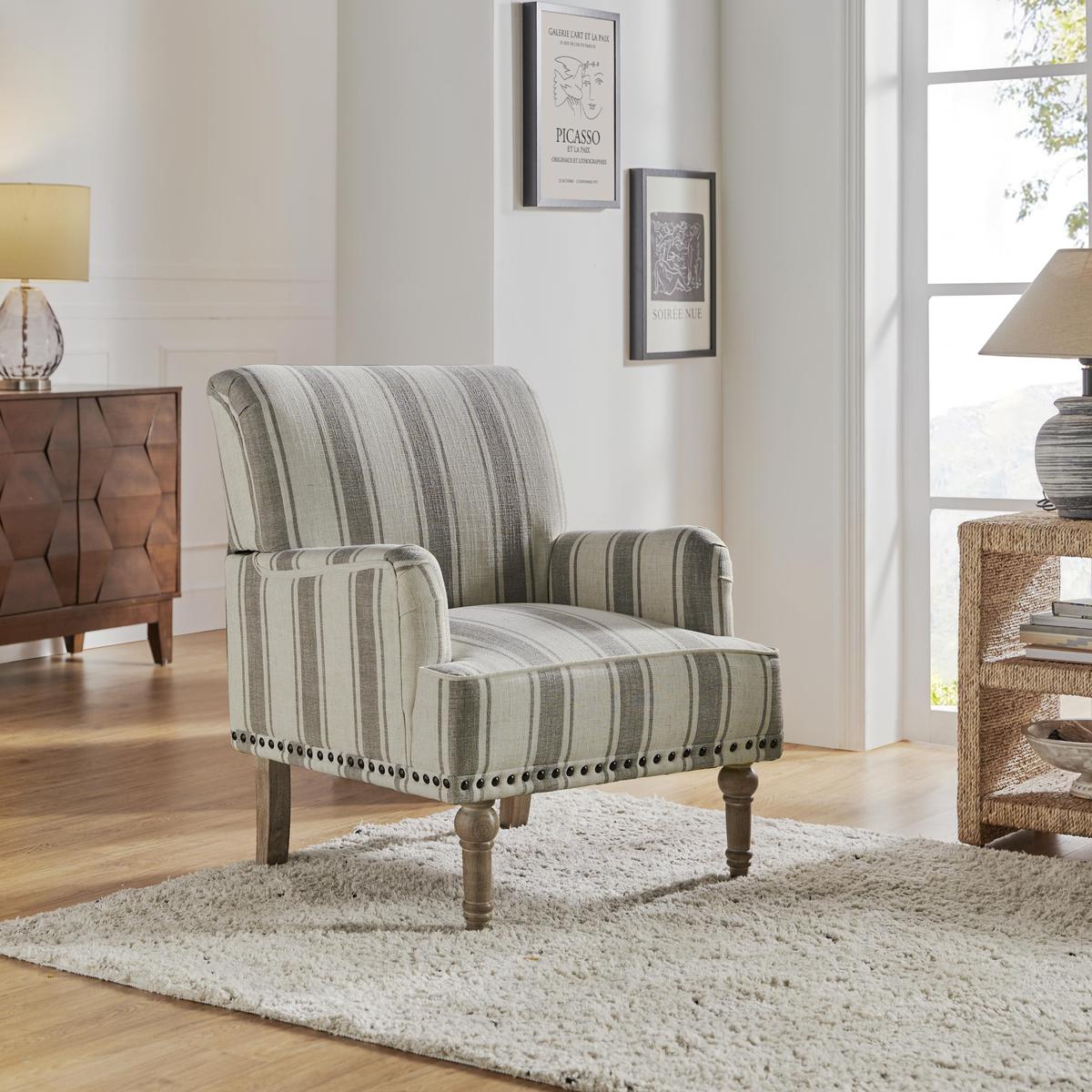 Lecce Farmhouse Armchair with Elegantly Legs