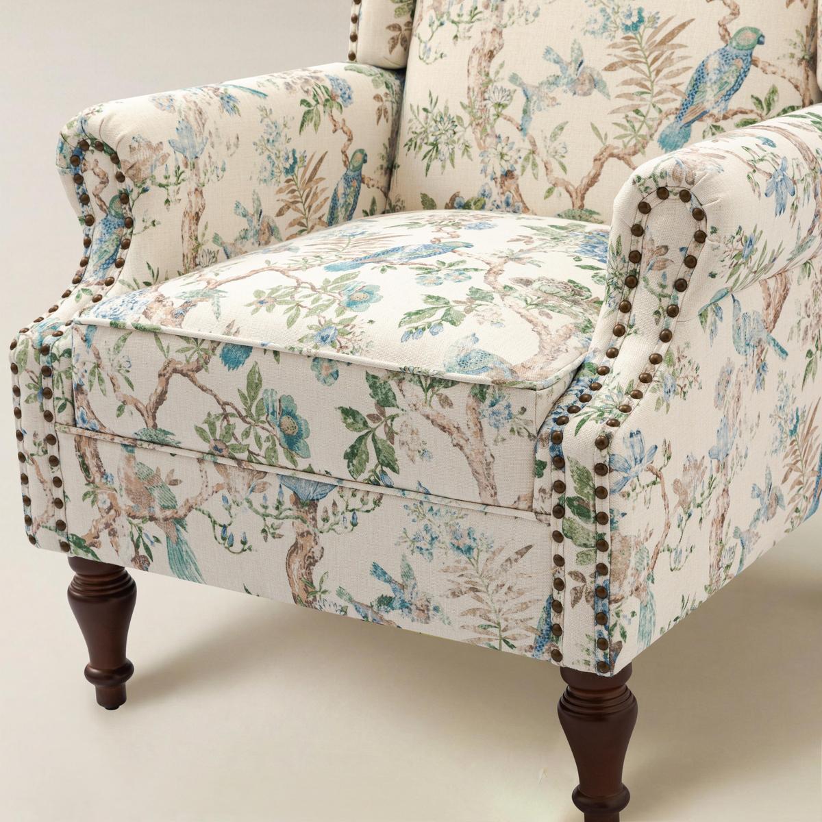 Wingback Armchair with Sturdy Spindle Legs