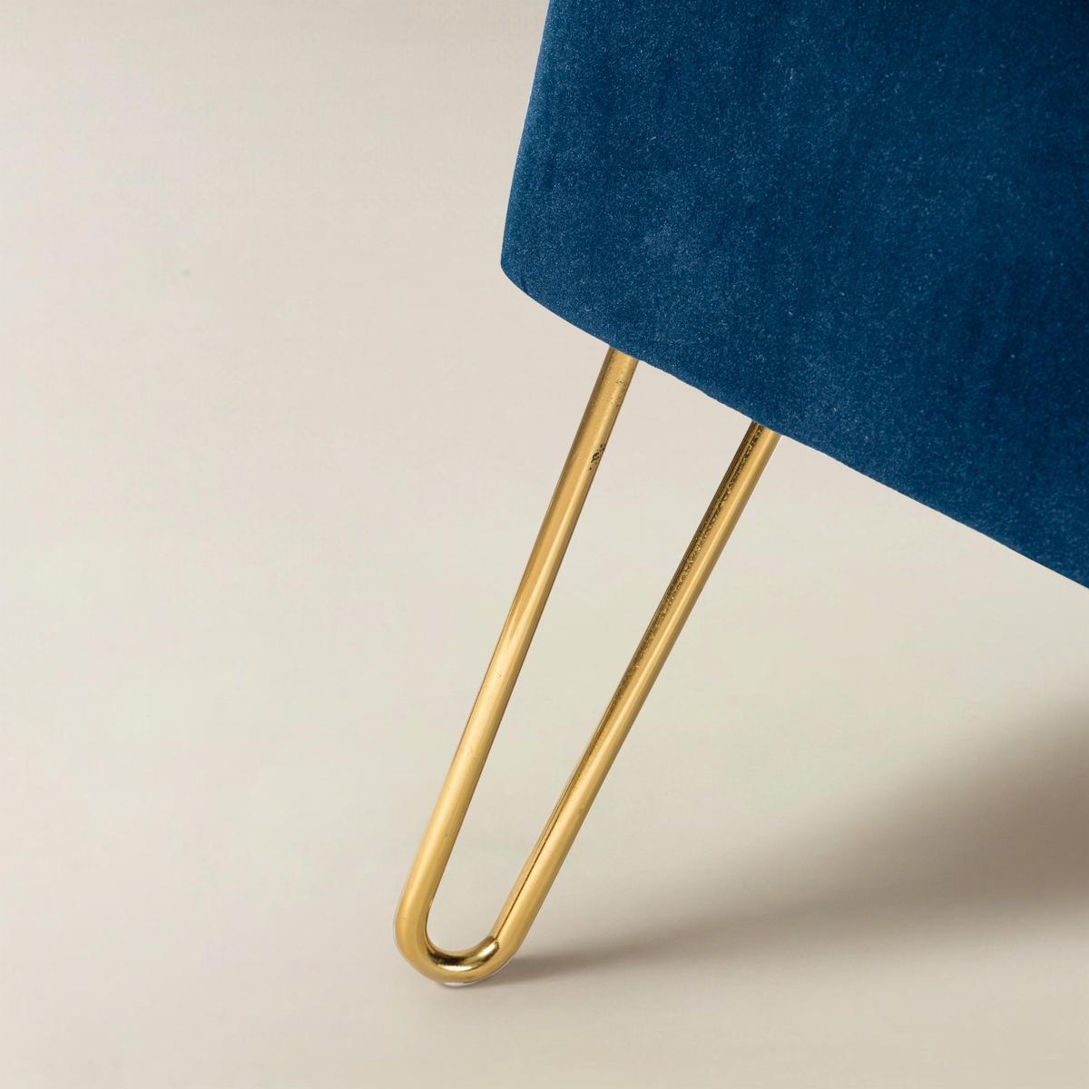 Ainhoa Velvet Loveseat with Hairpin Legs - HULALA HOME