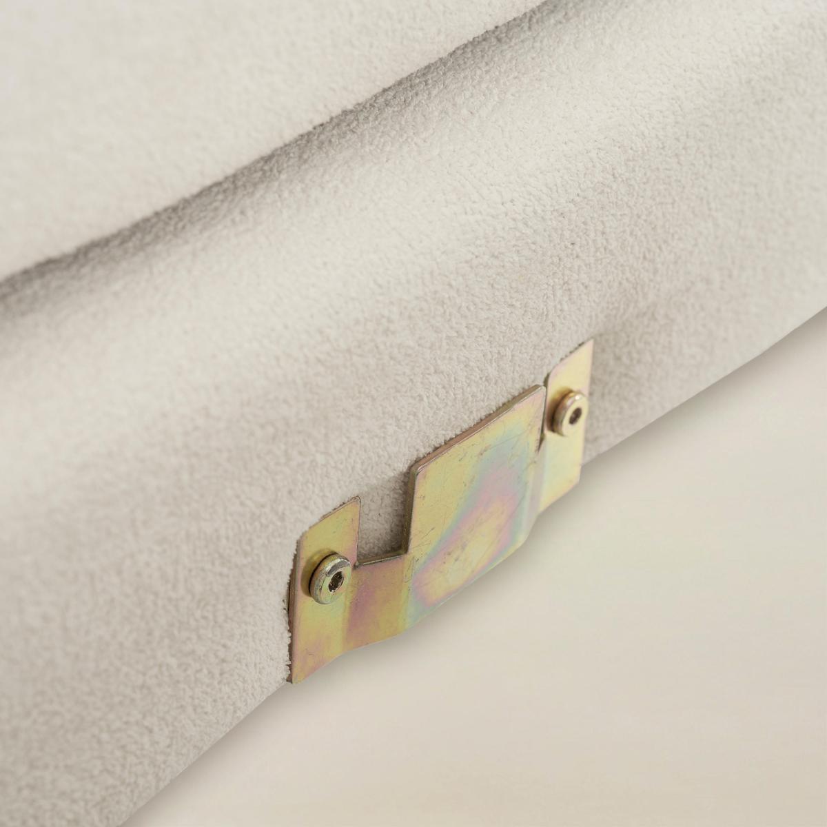 Hilario Loveseat with USB-C Ports Tufted Design