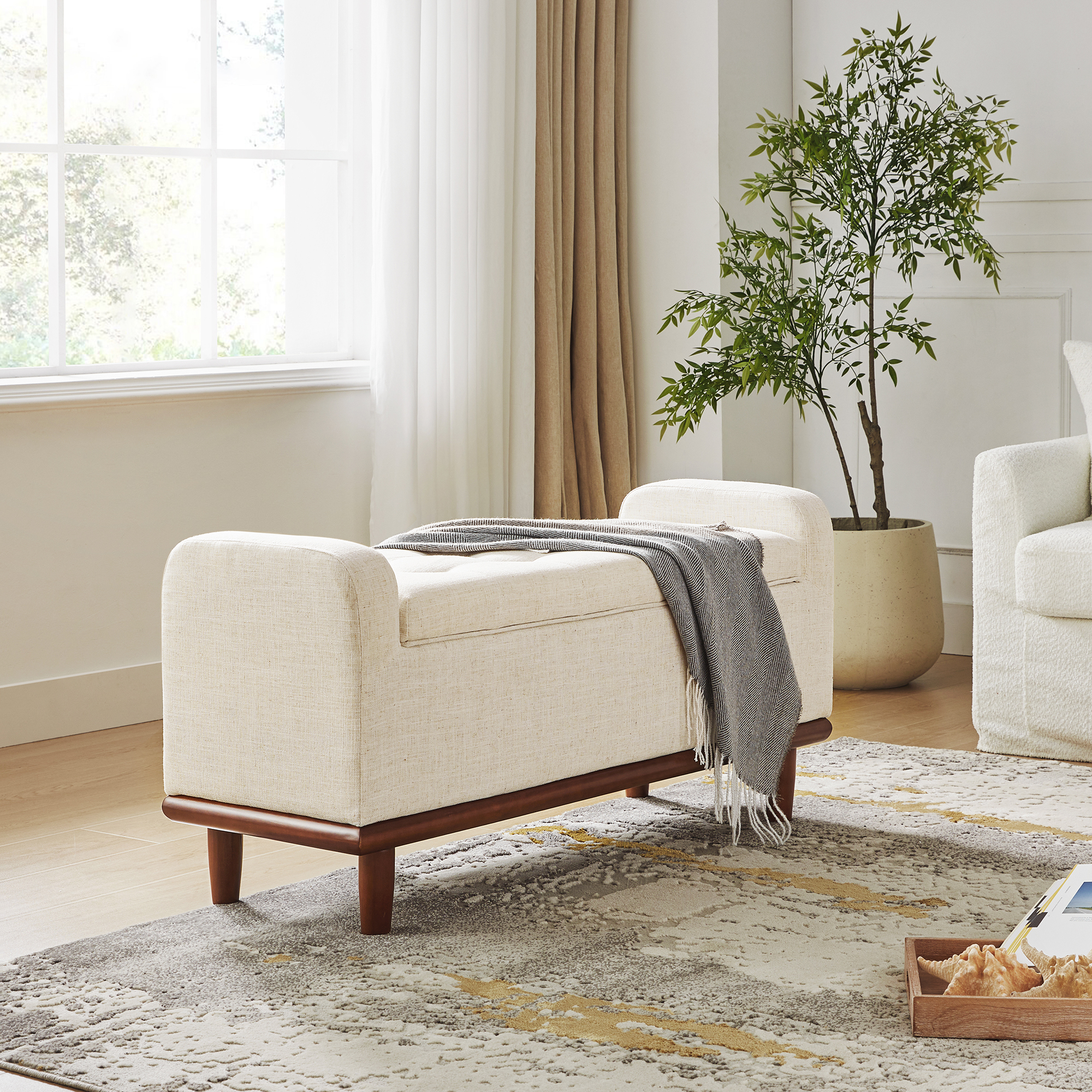 Clover Storage Bench – Tufted Seat with Hidden Organiser Space