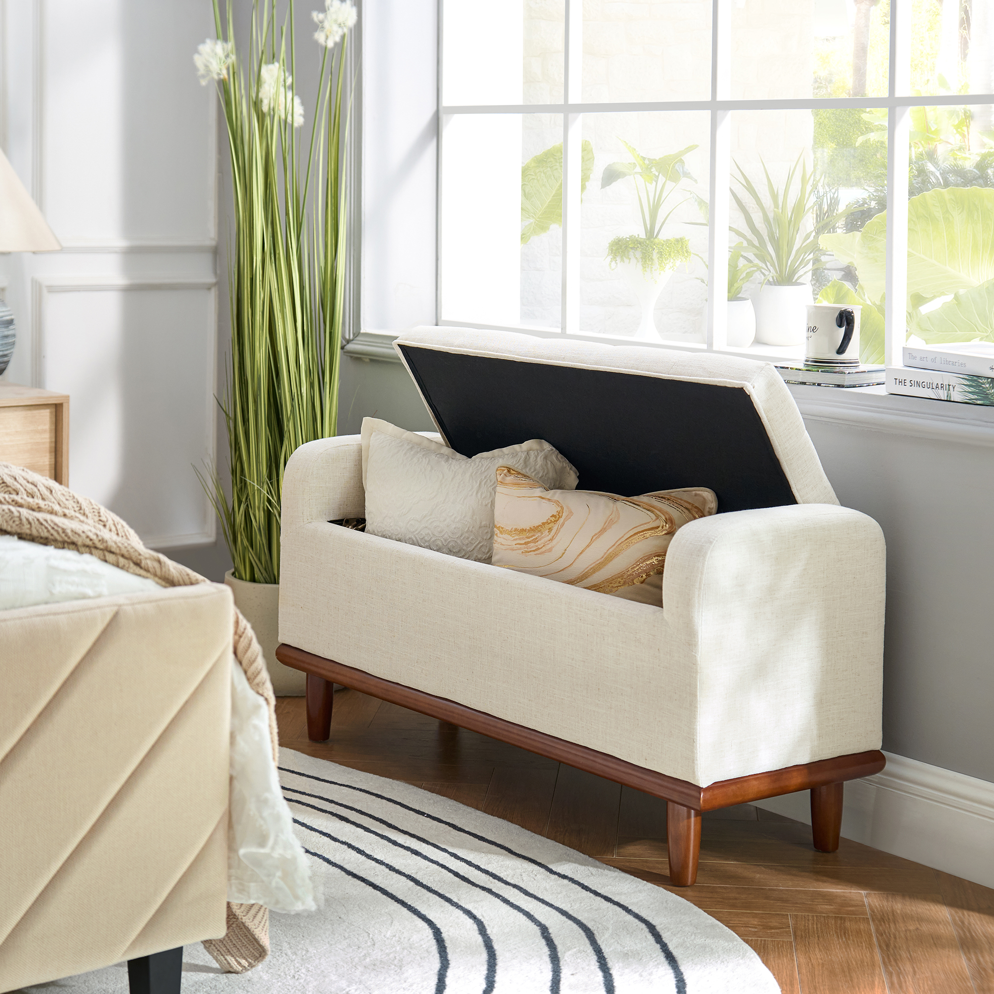 Clover Storage Bench – Tufted Seat with Hidden Organiser Space