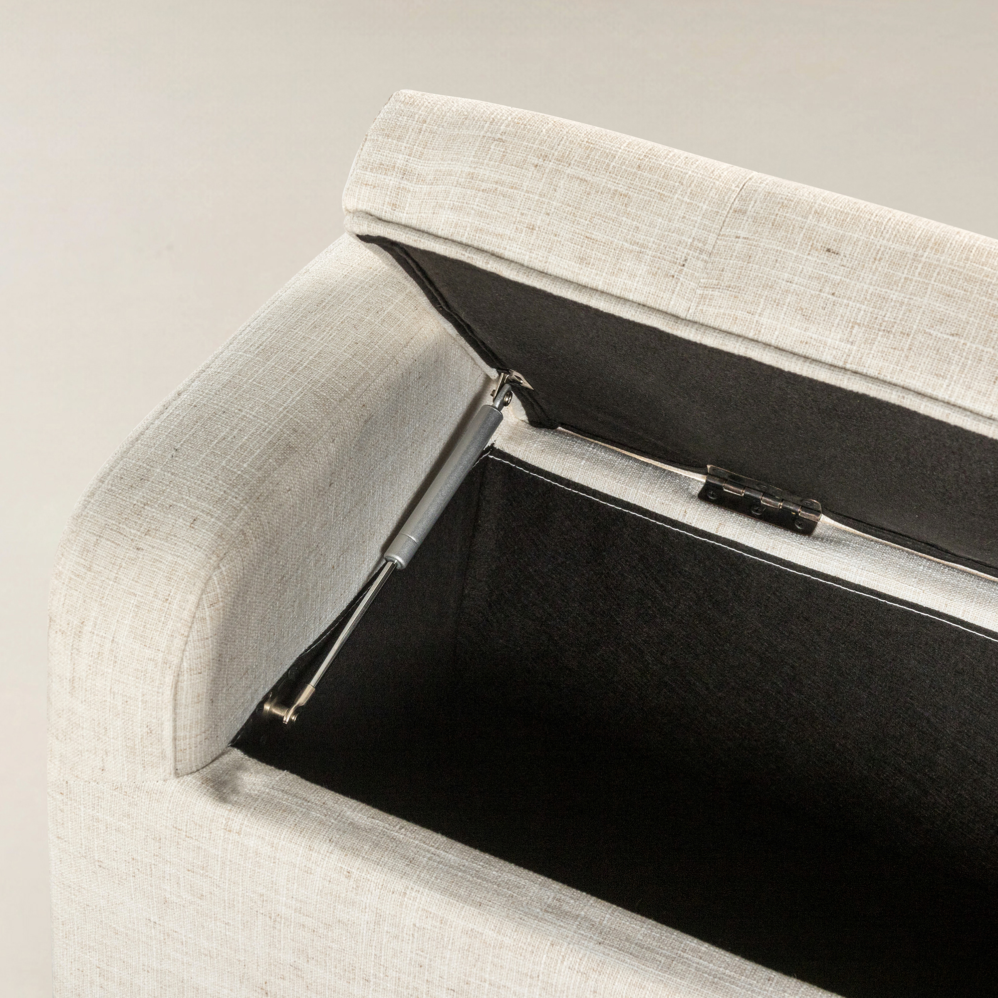 Clover Storage Bench – Tufted Seat with Hidden Organiser Space