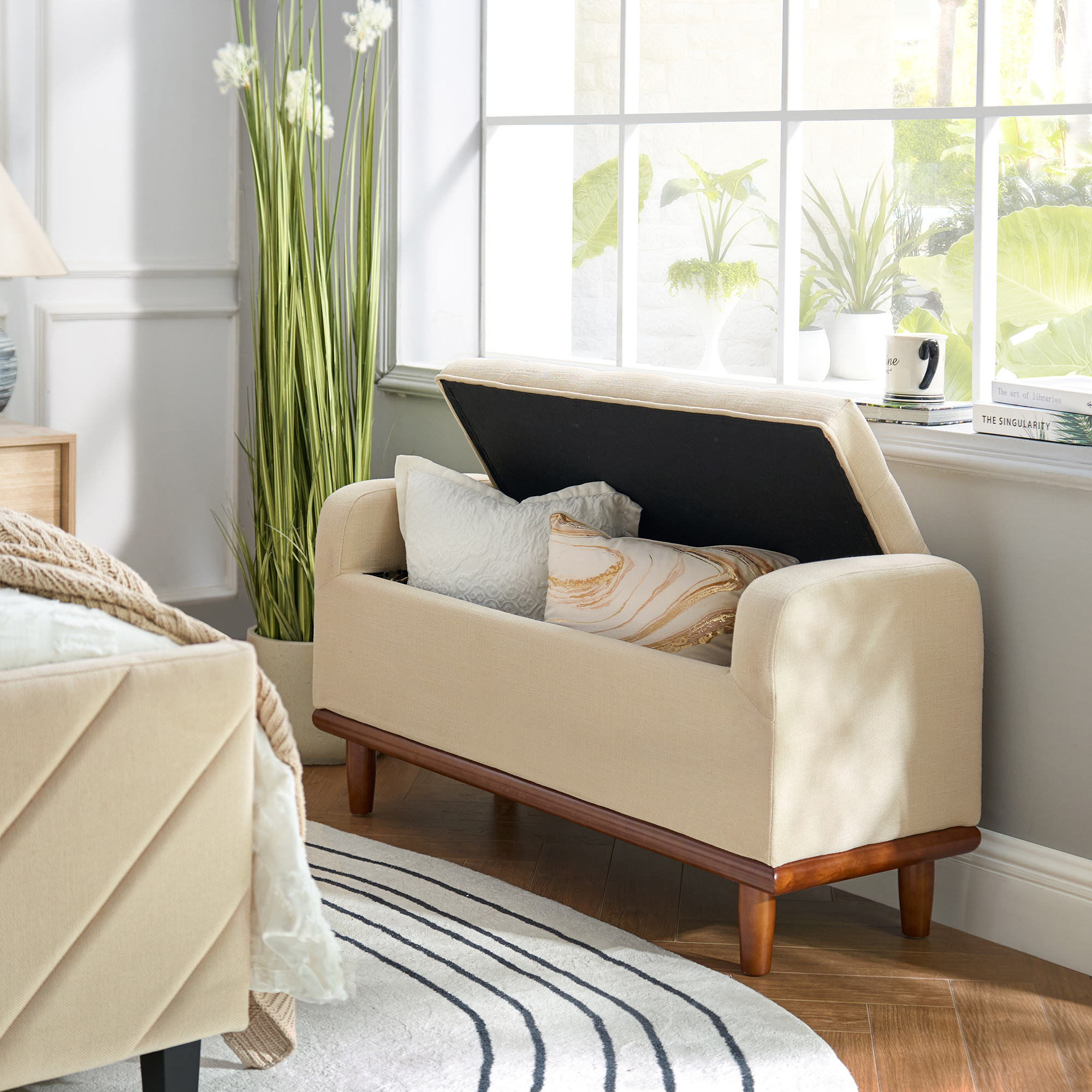 Clover Storage Bench – Tufted Seat with Hidden Organiser Space