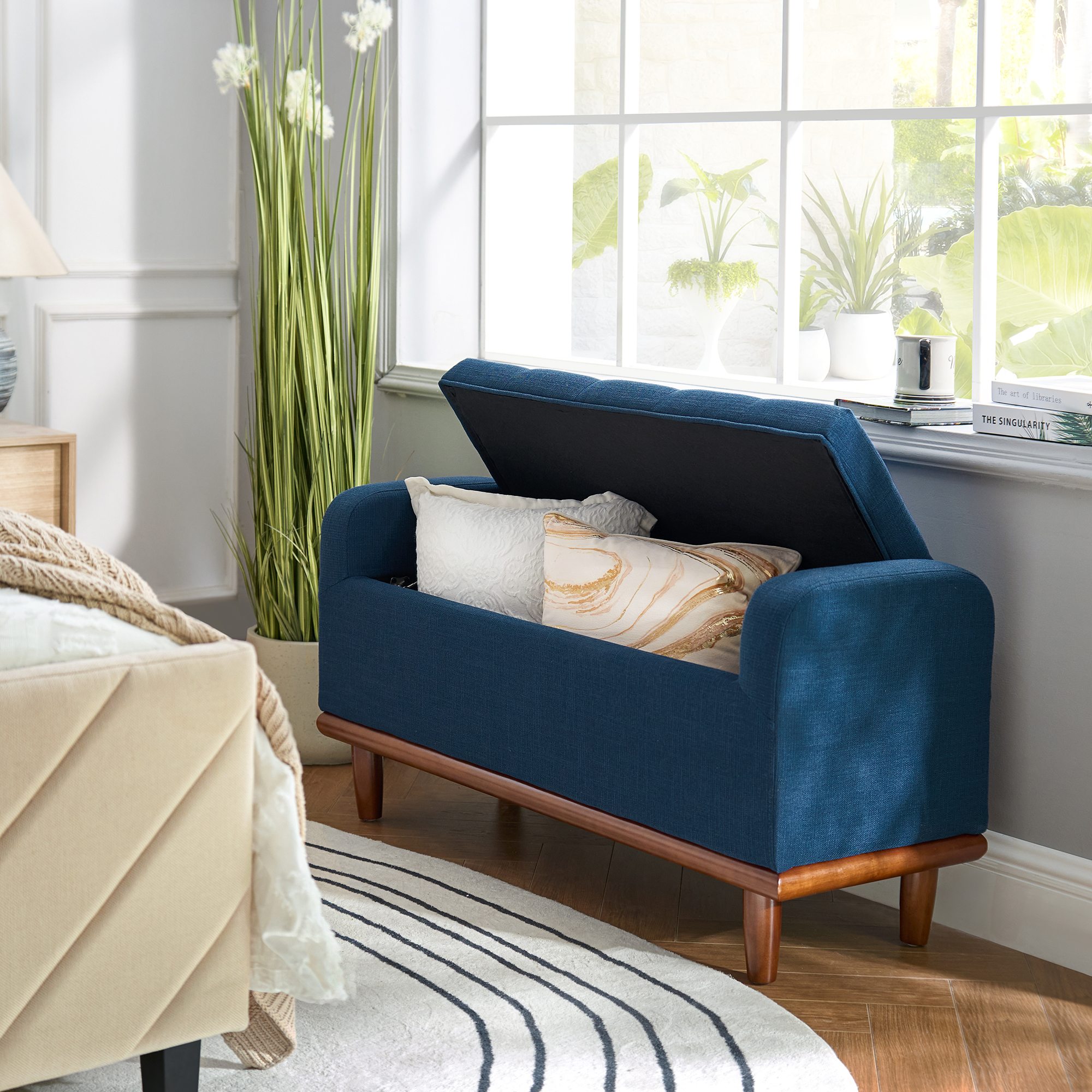 Clover Storage Bench – Tufted Seat with Hidden Organiser Space
