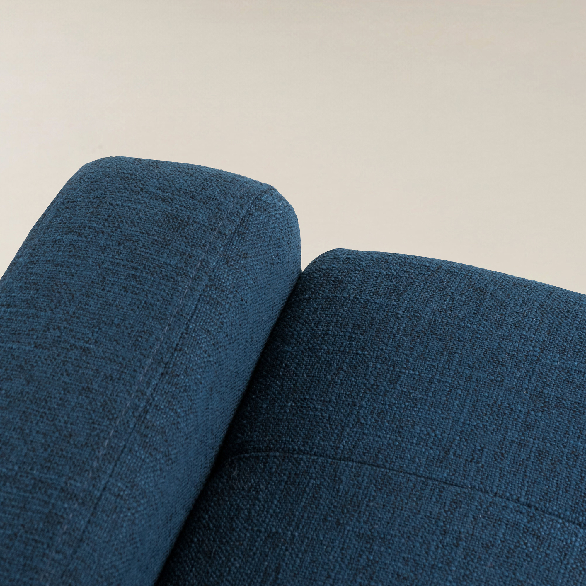 Clover Storage Bench – Tufted Seat with Hidden Organiser Space