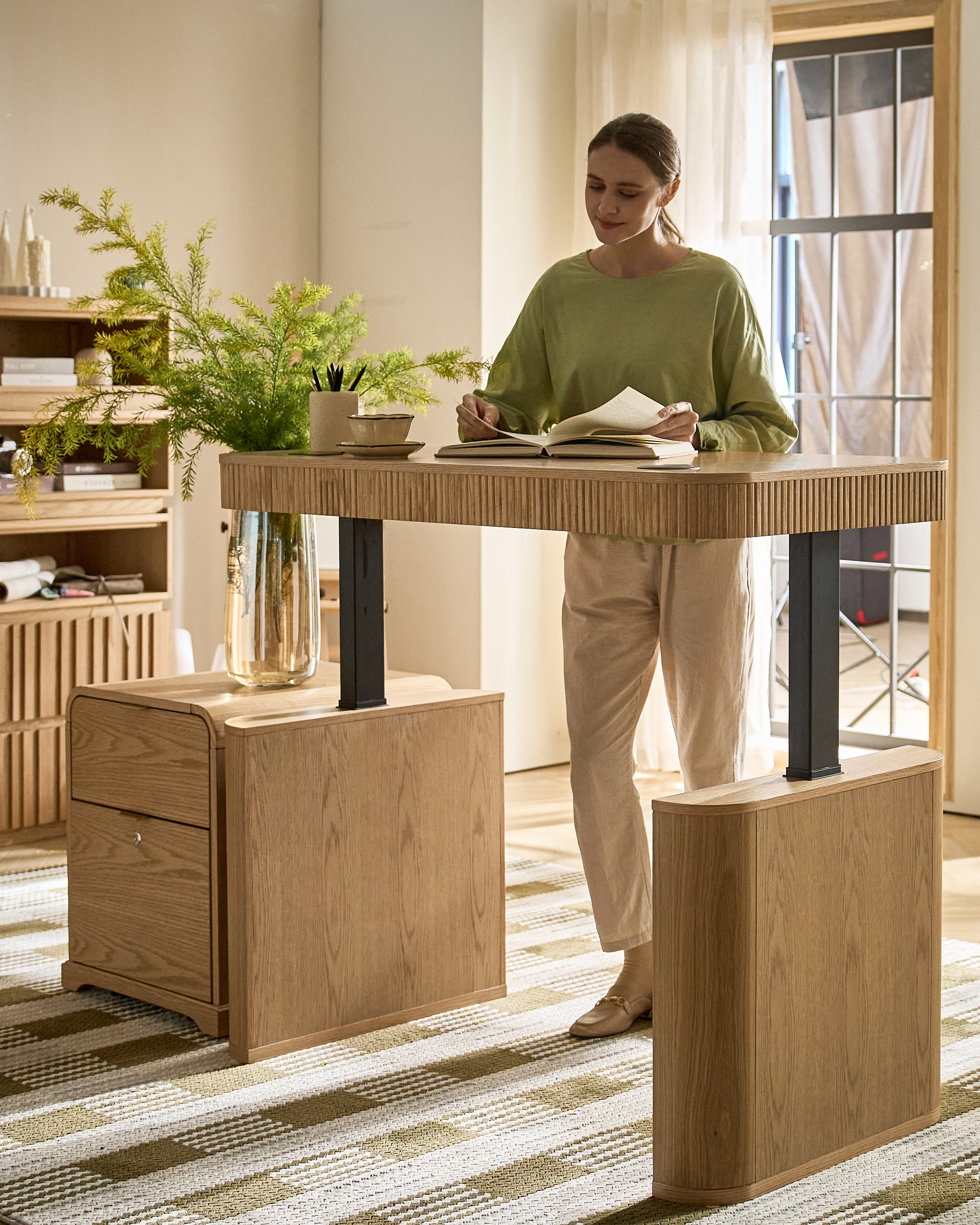 Baggio Modern Electric Adjustable Standing Desk with Cable Management