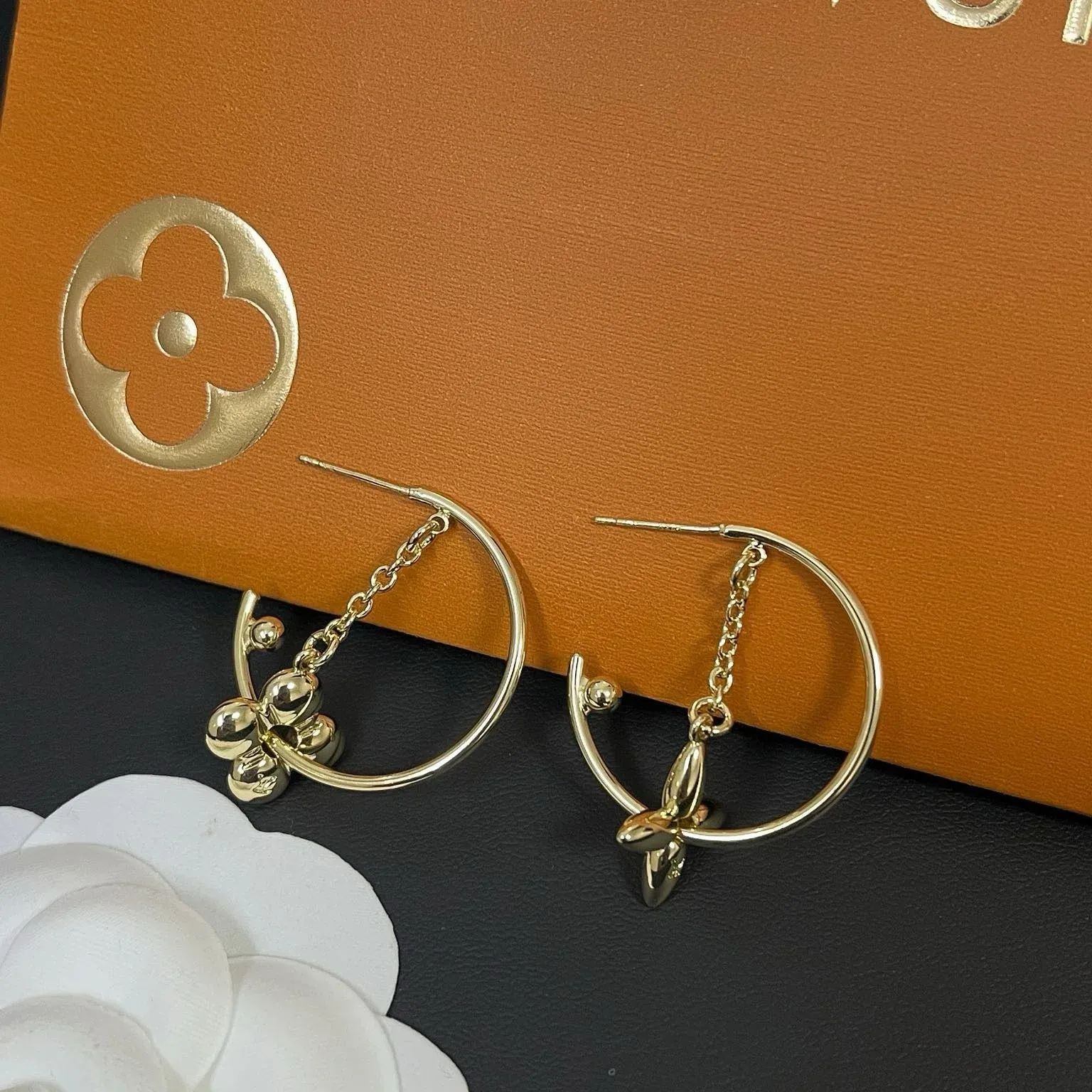 Women's Exquisite And Fashionable Earrings