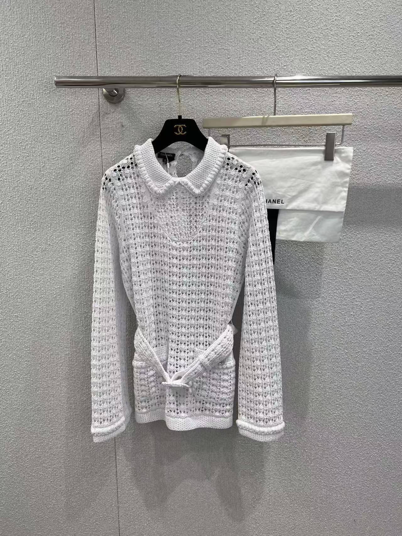 CC 26SS   Hollow knit doll collar top