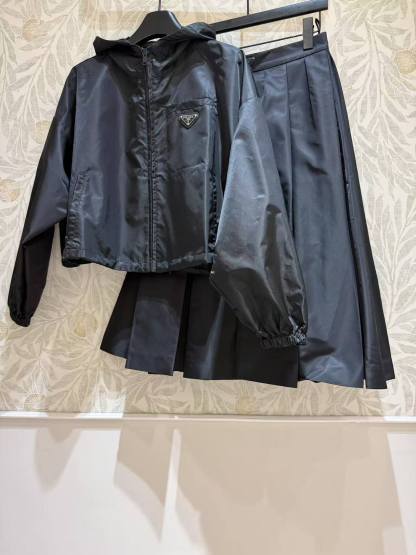 PRD Nylon hooded short jacket