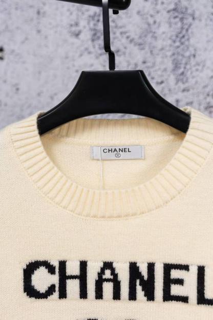 CC Knitted letter logo round neck sweater