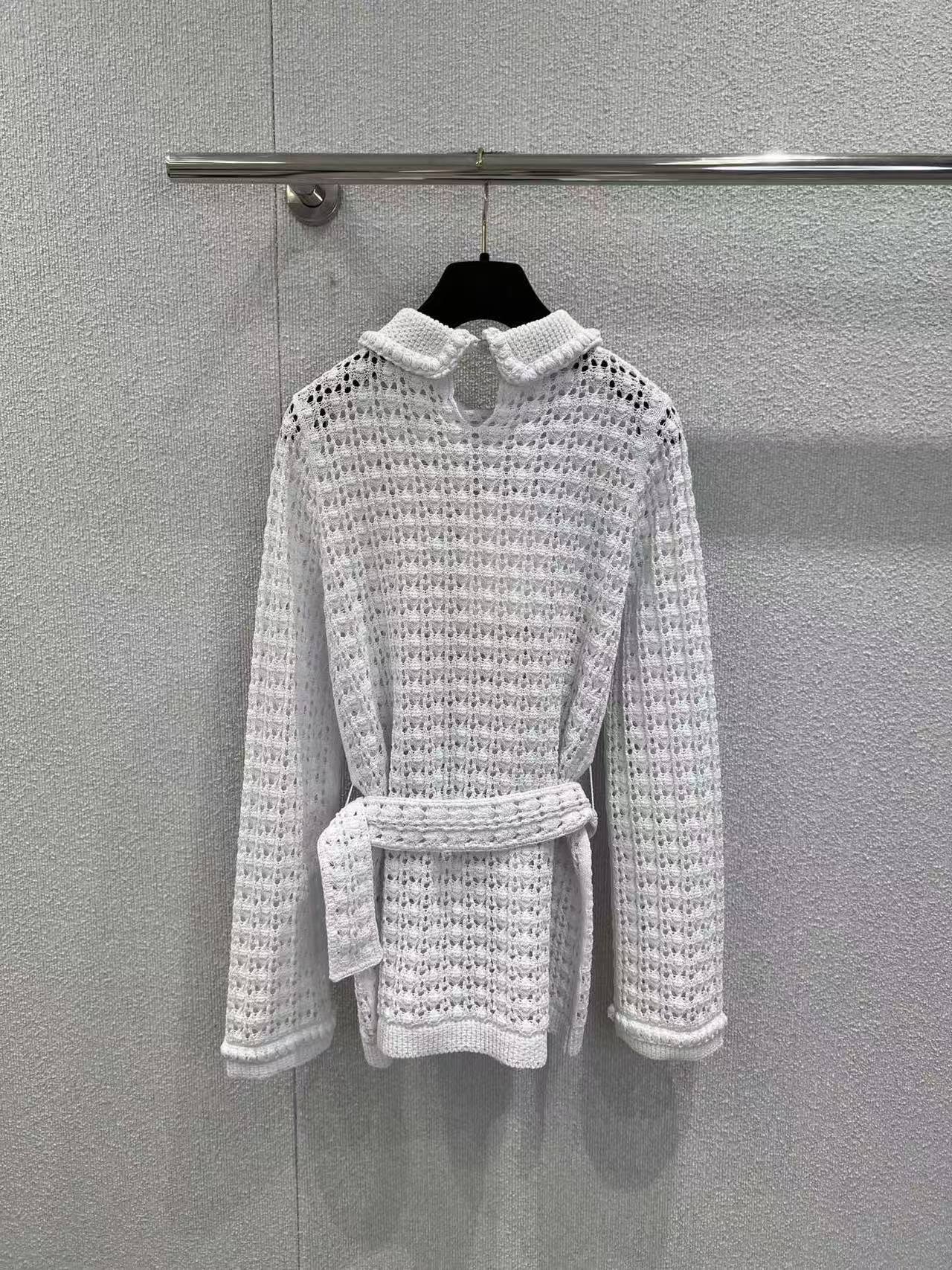 CC 26SS   Hollow knit doll collar top