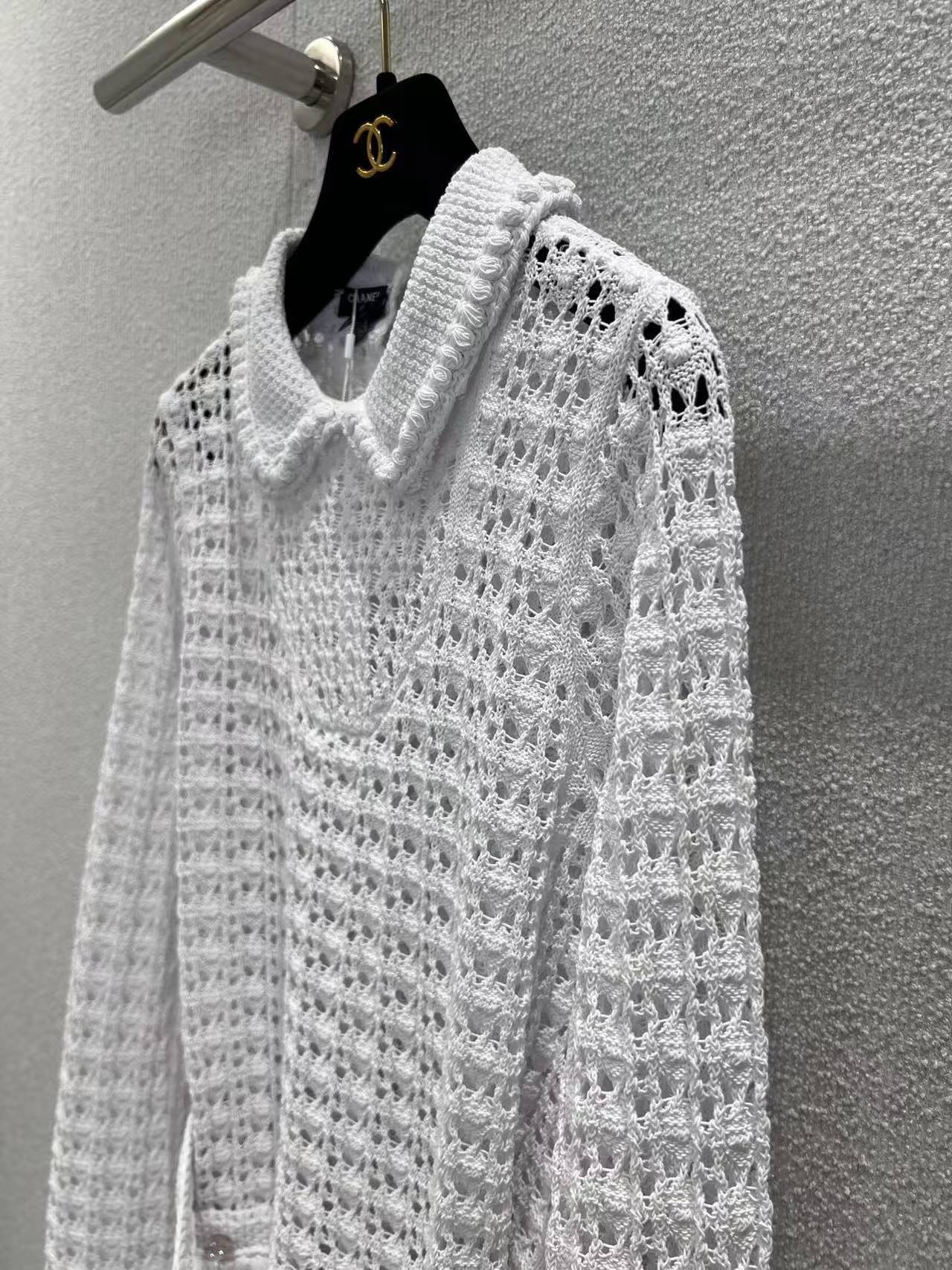 CC 26SS   Hollow knit doll collar top