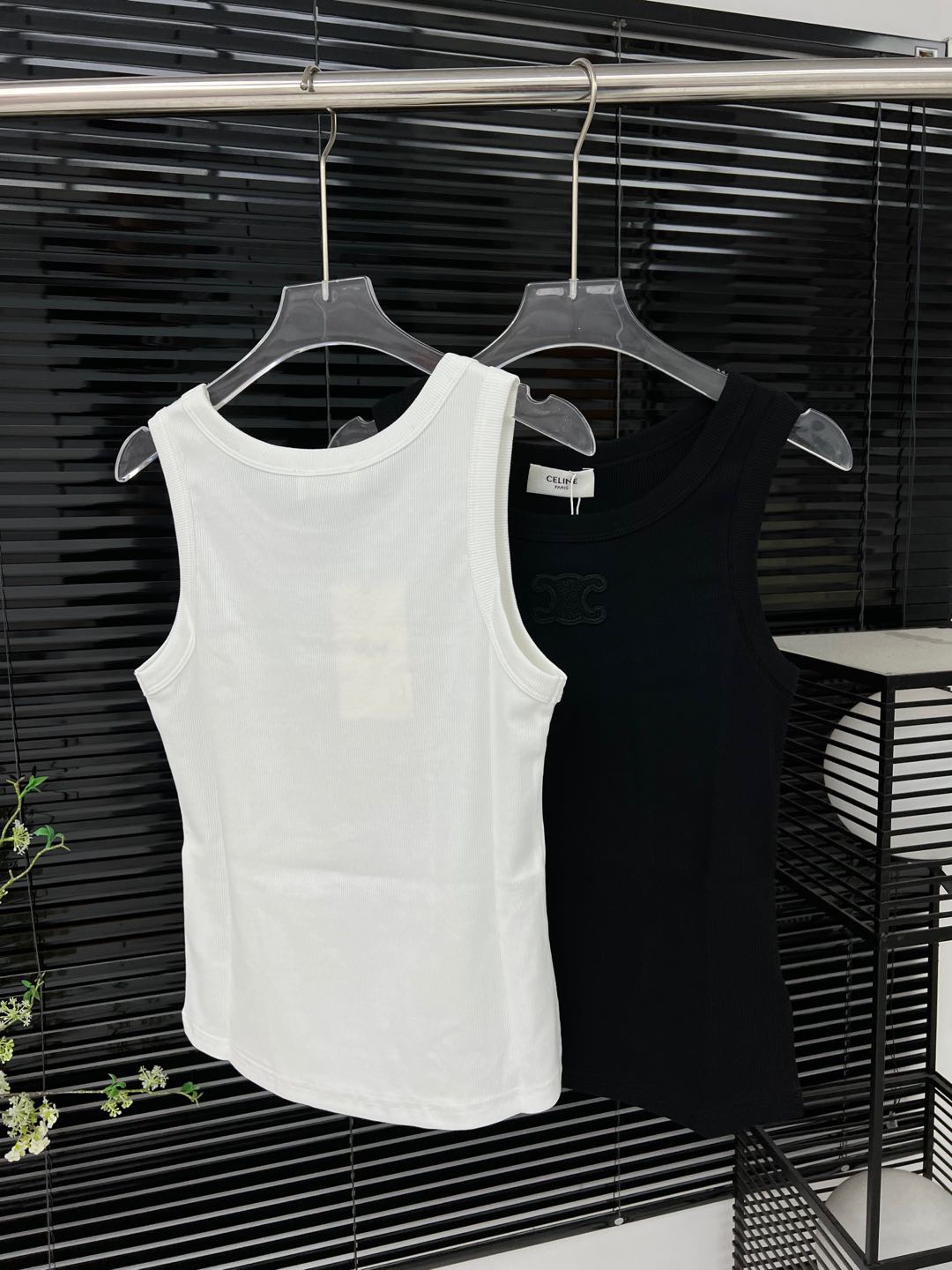 SL Black and white 2-color embroidered vest