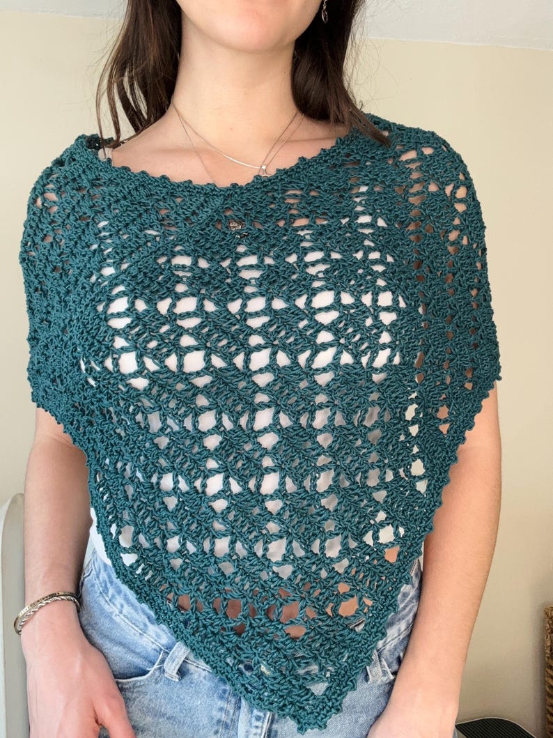 Capila Poncho Crochet Pattern
