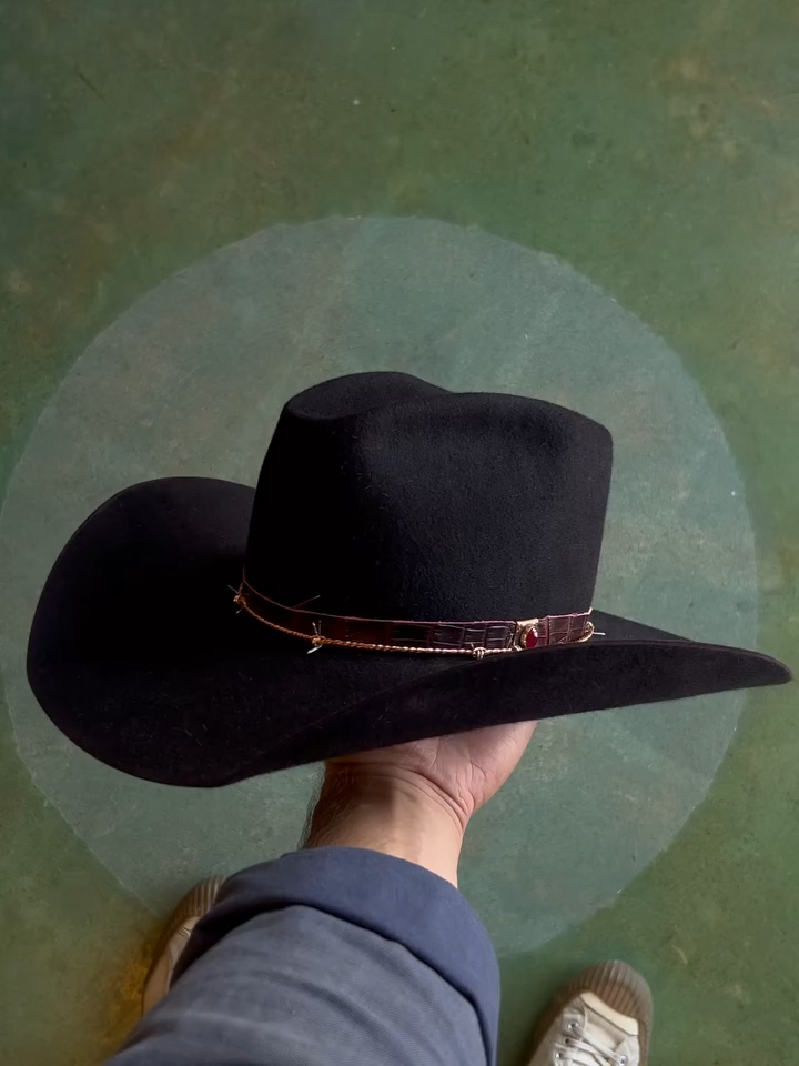 Crimson Outlaw – Black Cherry Beaver Hat