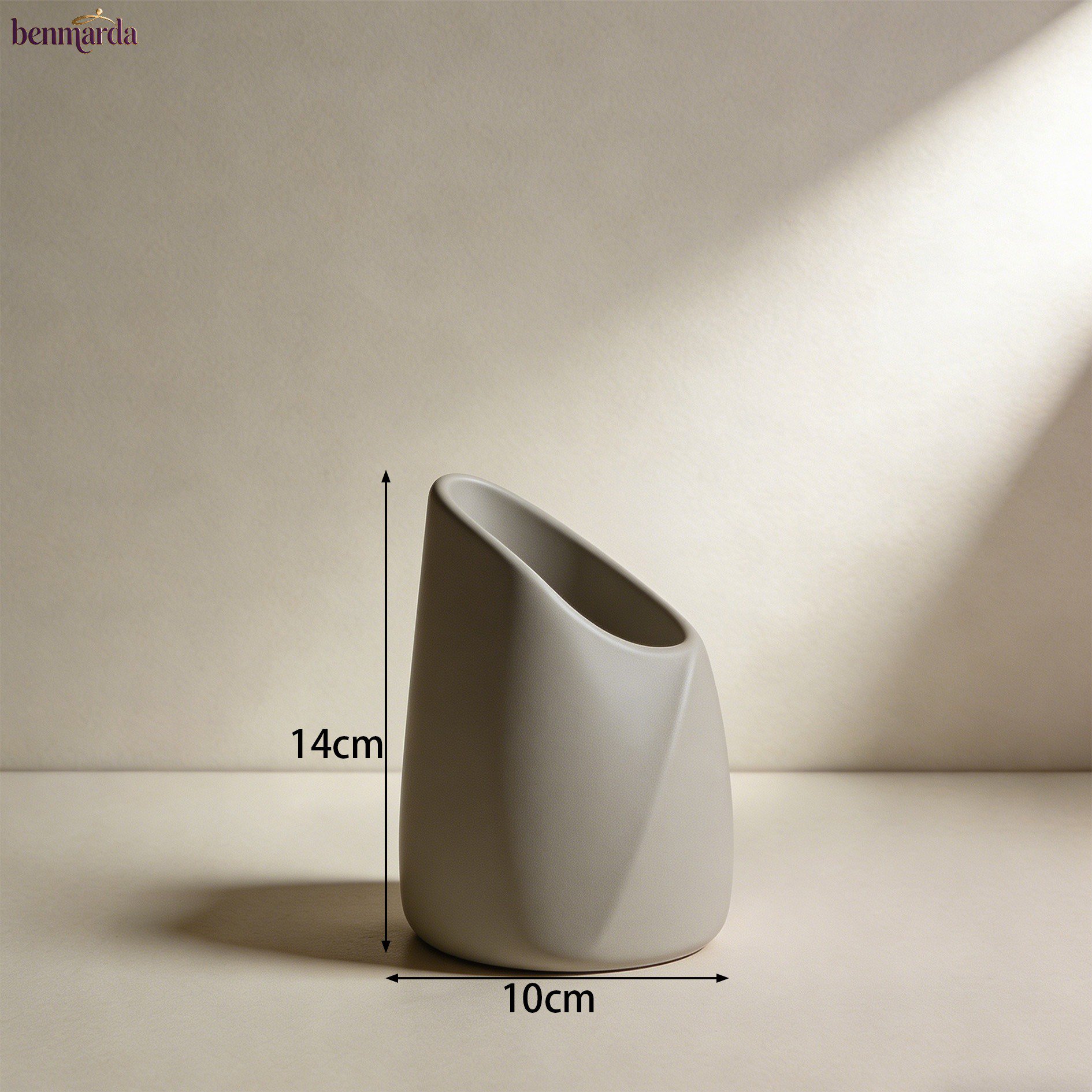 Toothbrush holders set keeping toothbrushes separated and organized