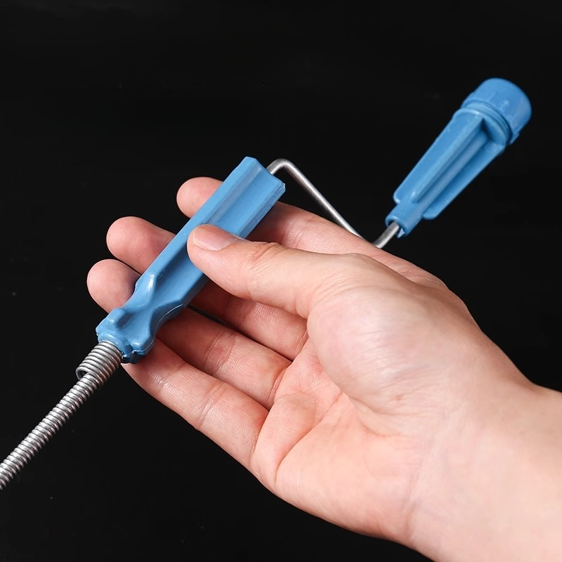 Hand-cranked drain cleaner