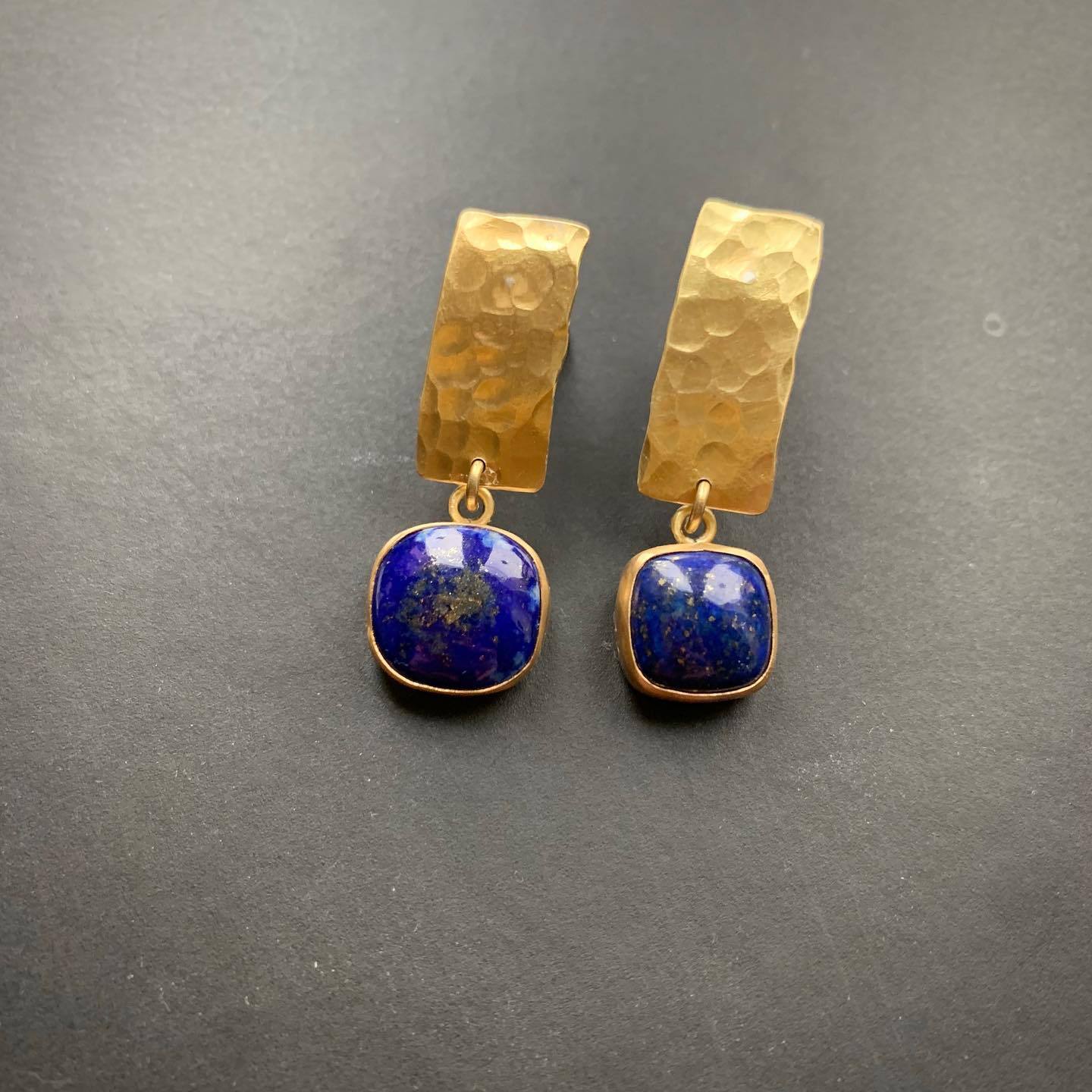 Vintage alloy inlaid lapis lazuli earrings