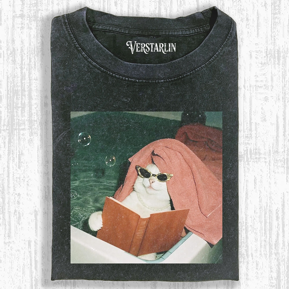 THE CAT WHO STUDIED HARD T-SHIRT