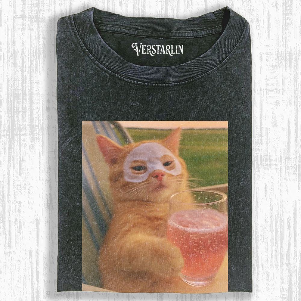 ELEGANT CAT T-SHIRT