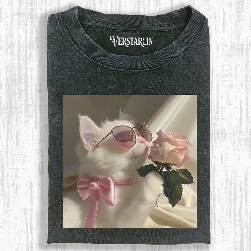 ELEGANT CAT  T-SHIRT
