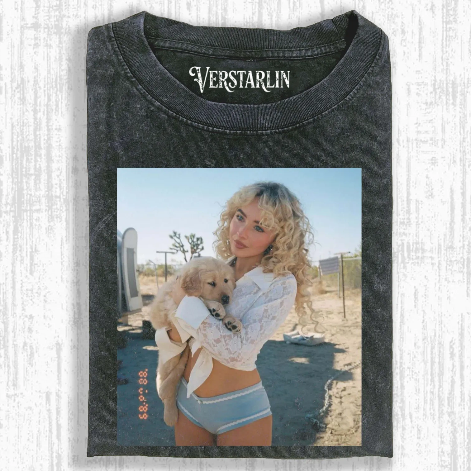 GOLDEN HOUR PET MOMENT T-SHIRT