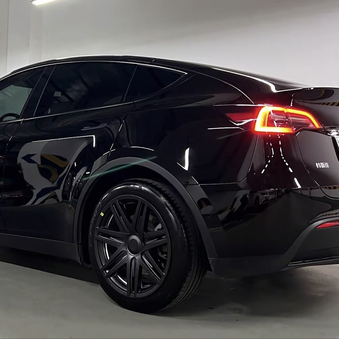 19" Wheel Hub Caps (Set of 4) for Tesla Model Y – Full Coverage Aero Wheel Covers