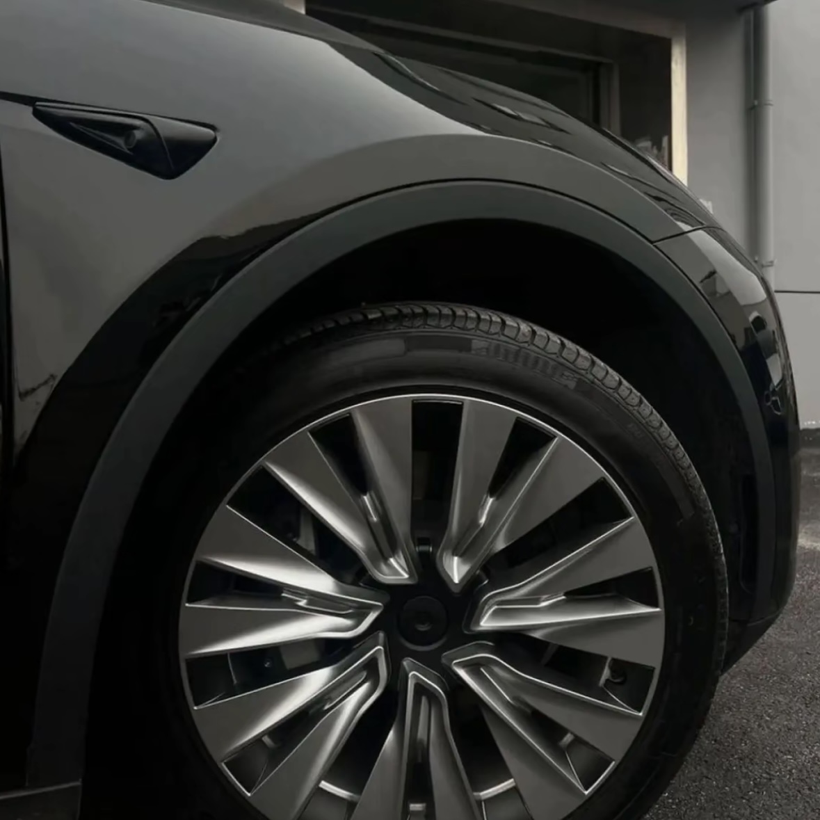 19" Wheel Hub Caps (Set of 4) for Tesla Model Y – Full Coverage Aero Wheel Covers