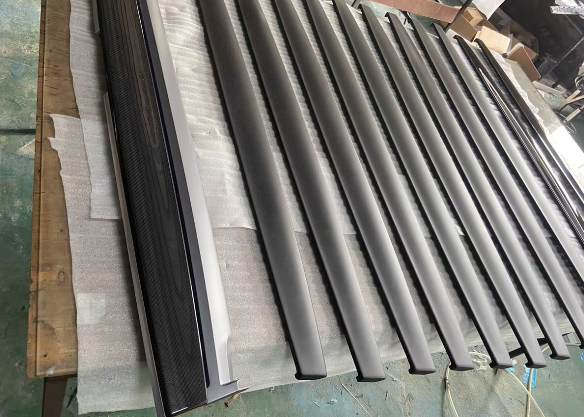 Real Carbon Fiber Dashboard Trim Strip for Tesla Model 3 / Model Y (2021–2024) – Full-Length Center Console Interior Upgrade