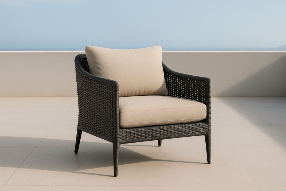 Poltrona da Esterno in Rattan Sintetico Nero con Cuscini in Poliestere Beige