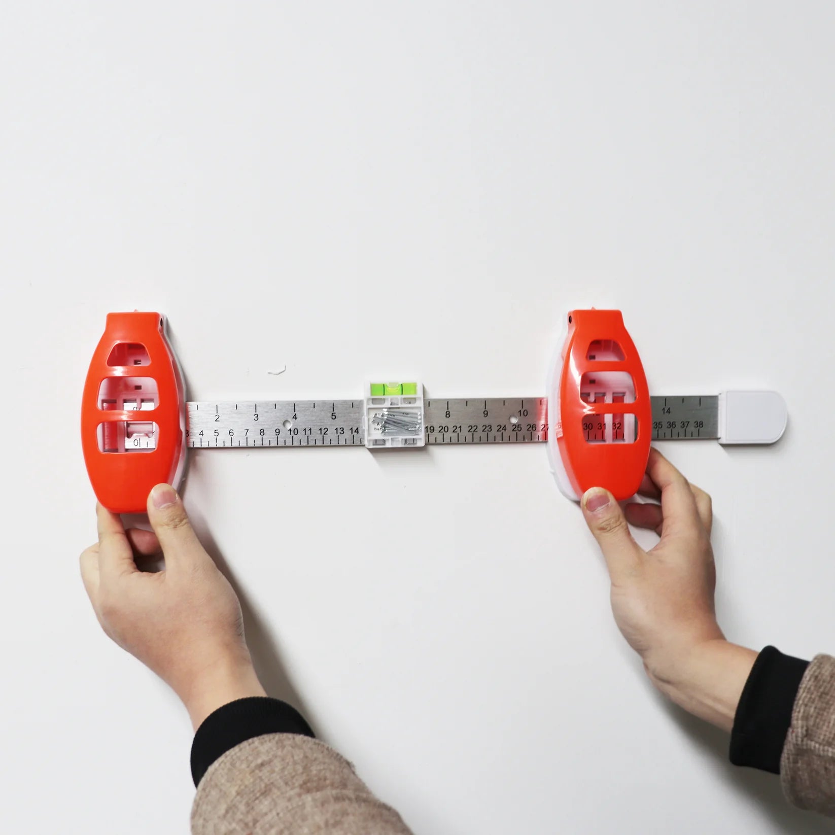 Coocoe All-in-One Measuring & Leveling Picture Hanging Tool