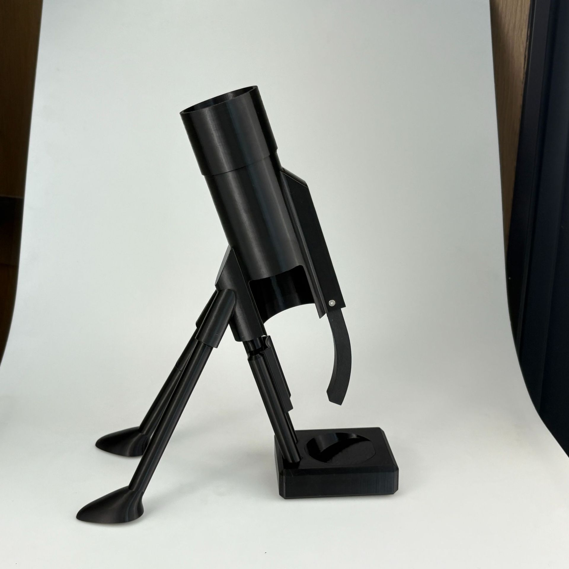 🚀 Mortar-Style Bottle Launcher – Heavy-Duty Hands-Free Opener for Bar & Desk 🍻✨