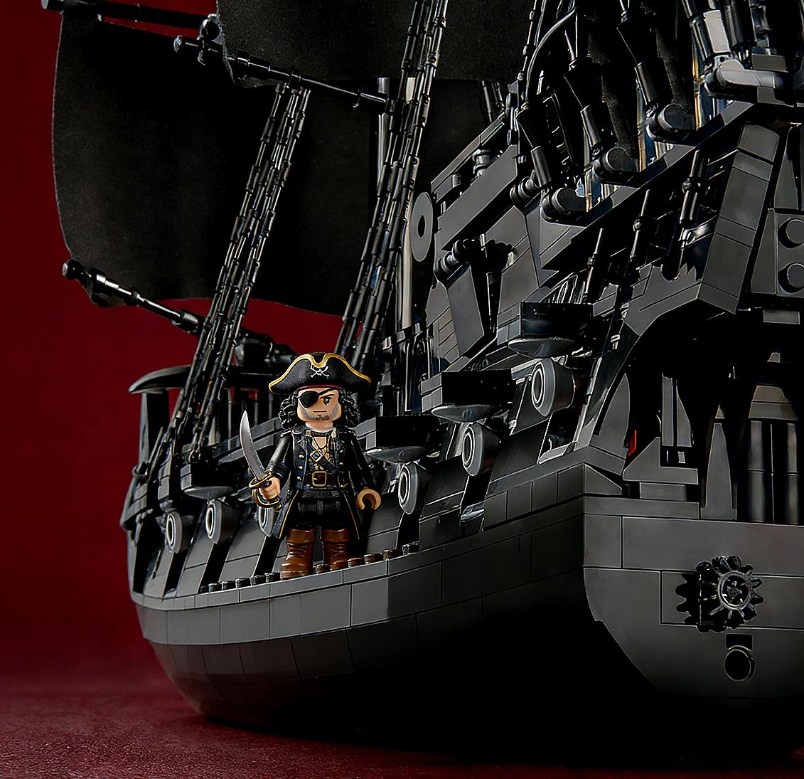 2862 pieces, Captain's Ship Building Set for Adults, Ages 18+ - Room Decor for Office, Bedroom or Shelf - Collectible