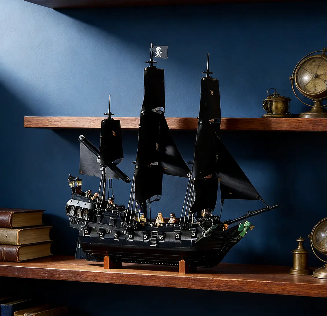 2862 pieces, Captain's Ship Building Set for Adults, Ages 18+ - Room Decor for Office, Bedroom or Shelf - Collectible