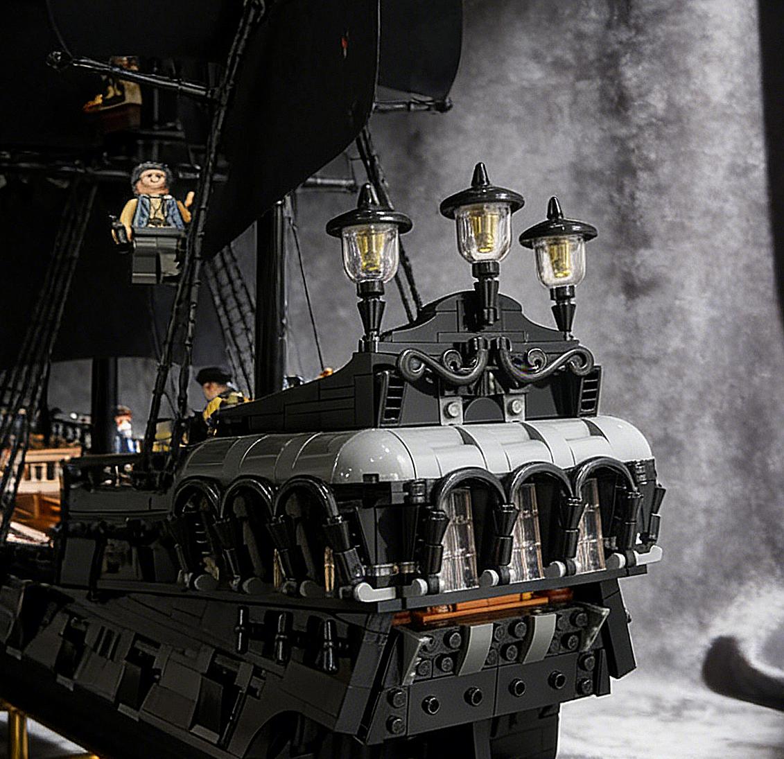 2862 pieces, Captain's Ship Building Set for Adults, Ages 18+ - Room Decor for Office, Bedroom or Shelf - Collectible