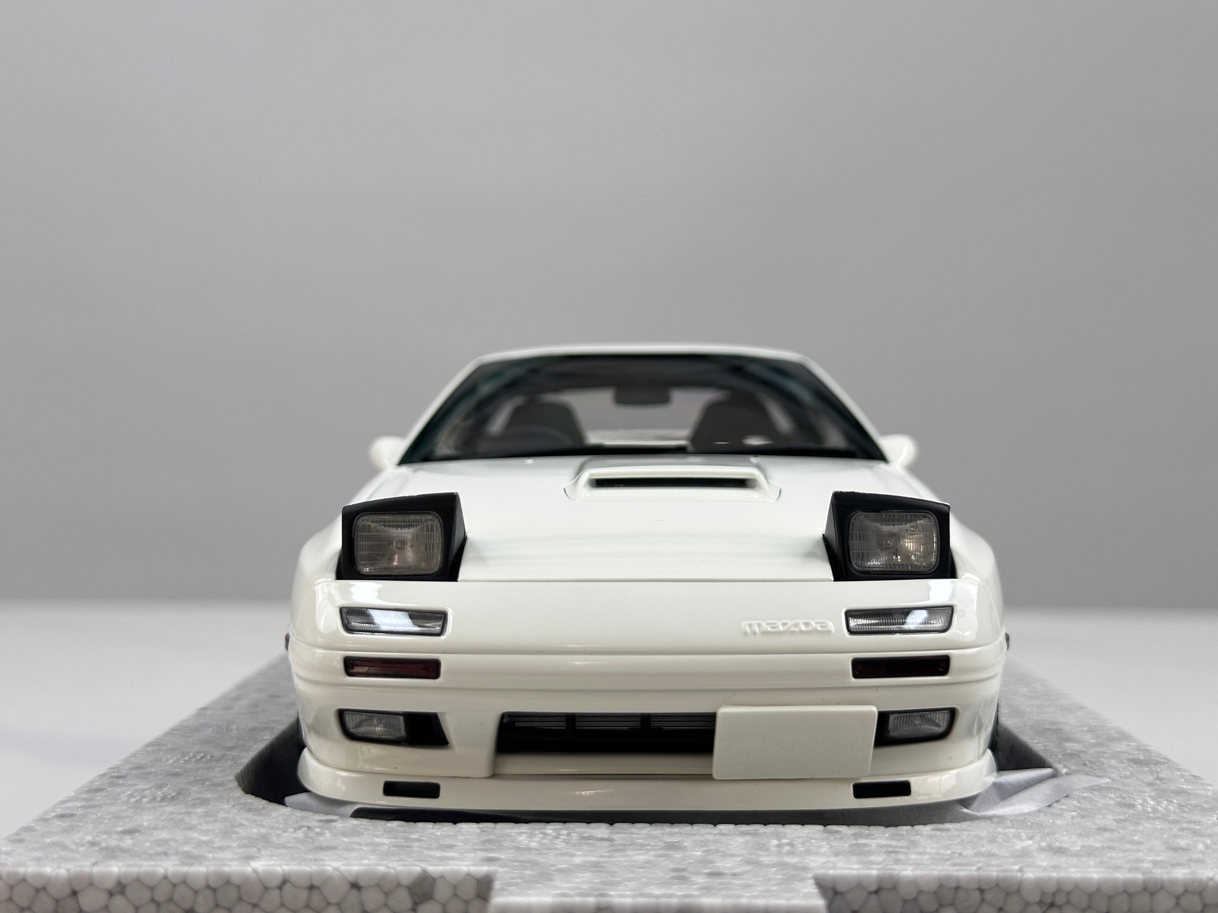 WHELART 1/18 Mazda FC3S (White) WH013